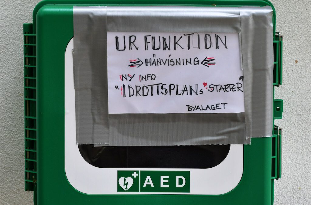 Hjärtstartaren vid Pastafabriken ur funktion – hänvisning till idrottsplatsen.